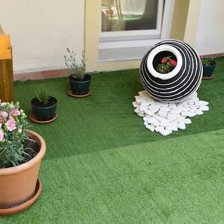 Lägenhet Little Yard & #4 *