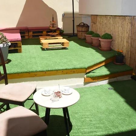 Little Yard & #4 Lägenhet