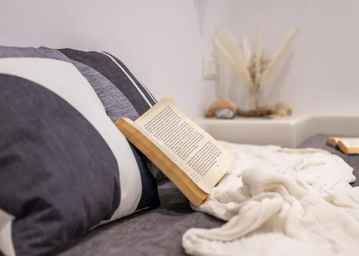 Little Yard & #4 Naxos City