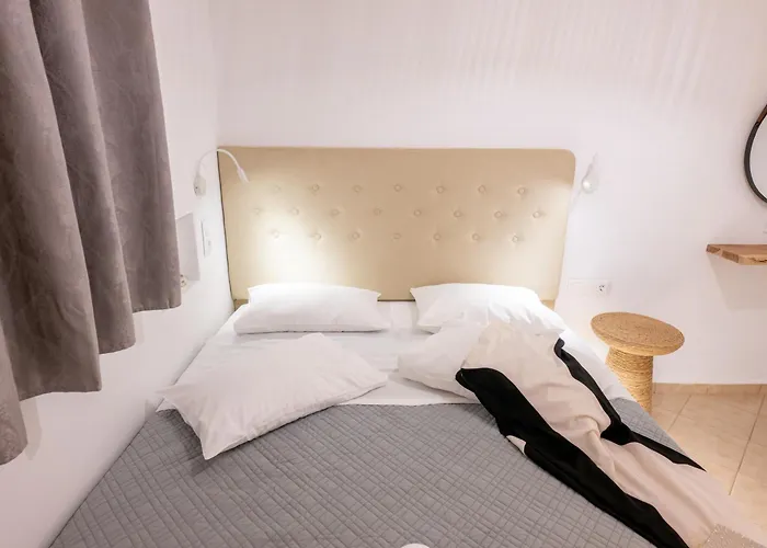 Little Yard & #4 Apartamento Naxos City