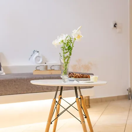 Διαμέρισμα Little Yard & #4 Naxos City