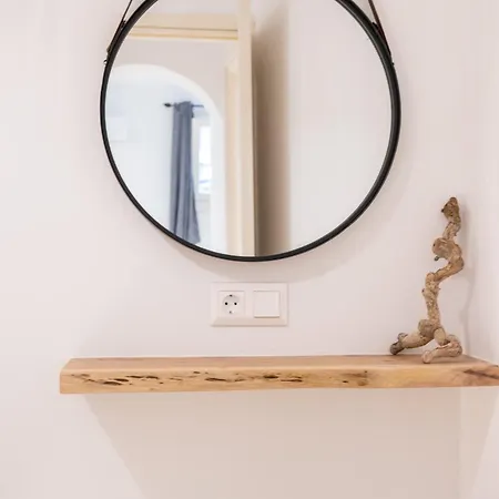 公寓 Little Yard & #4 Naxos City