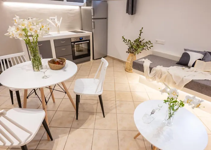 Little Yard & #4 Apartman Naxos City