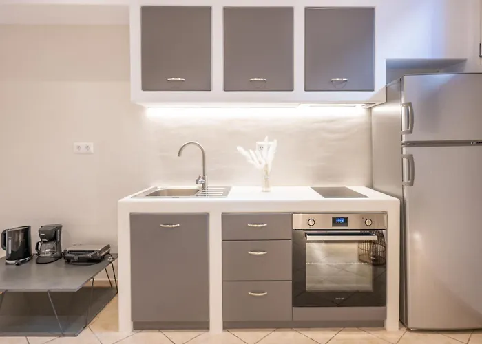 Little Yard & #4 Apartman Naxos City