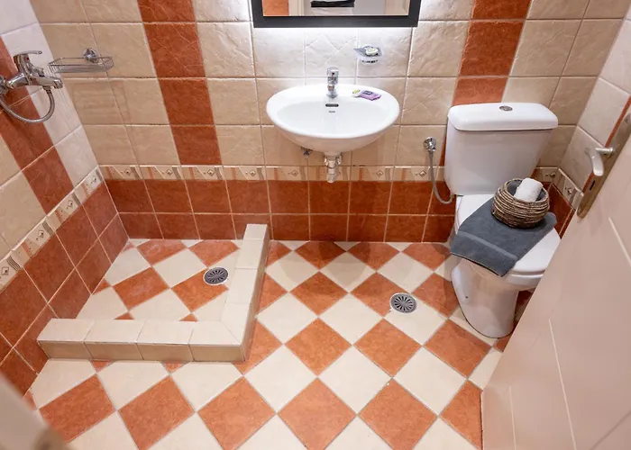 Little Yard & #4 Apartman *